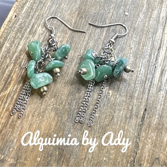 Untreated emerald dangle fringe confetti statement earrings/bohemian - Picture 1 of 1